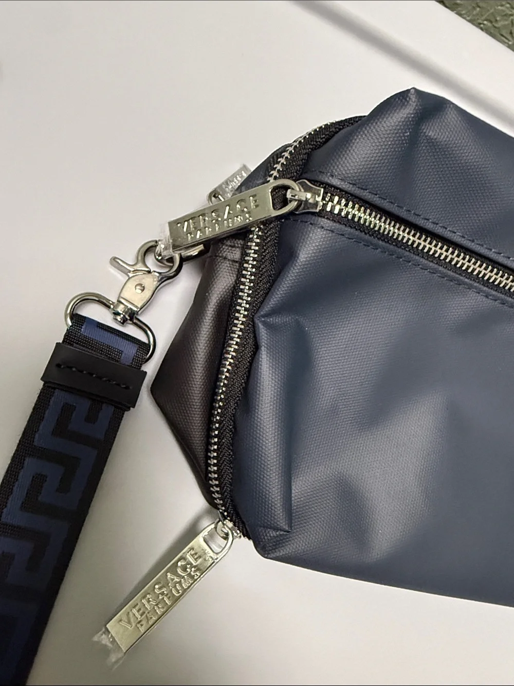 NWOT Versace Parfums toiletry pouch - Picture 3 of 8